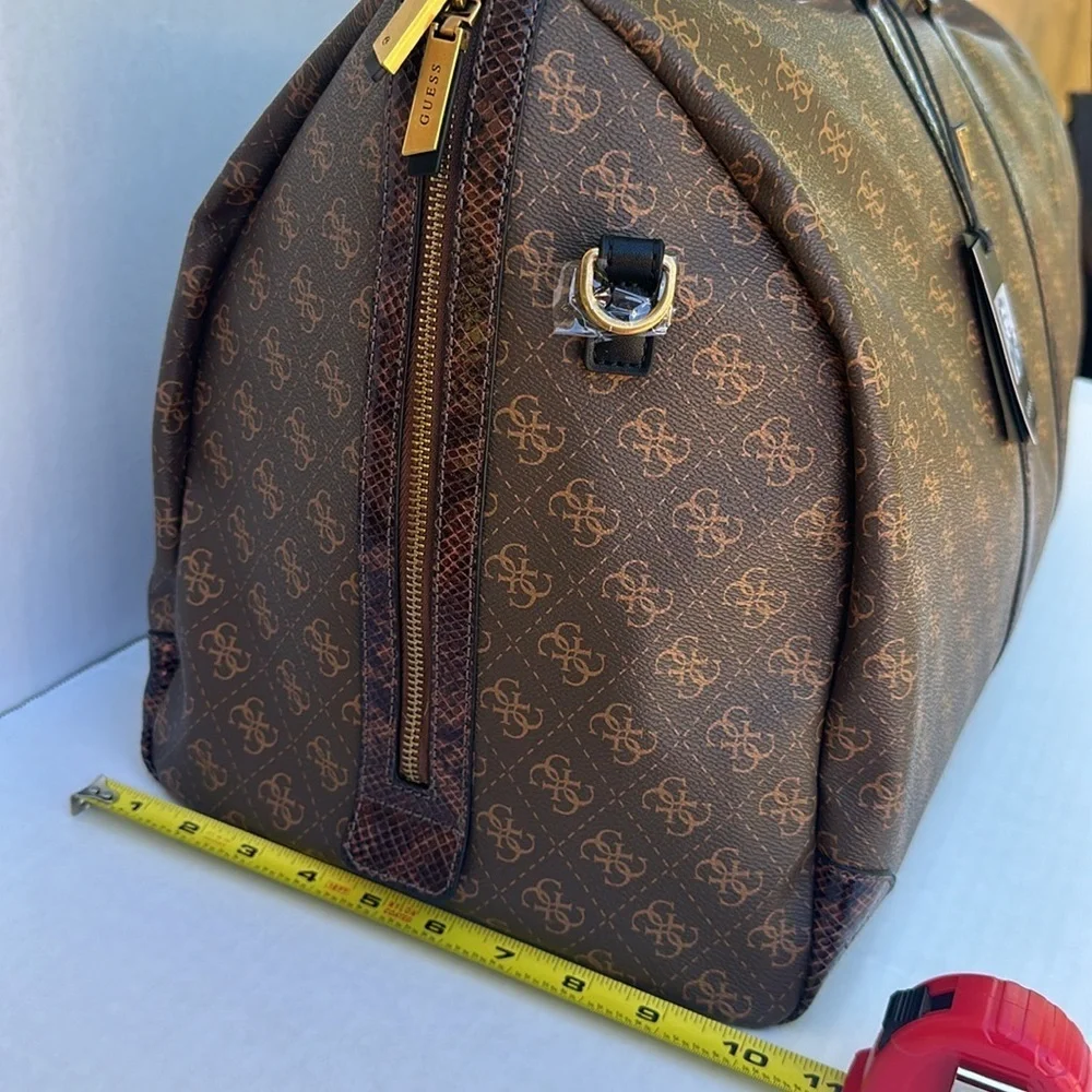 New GUESS Large UNISEX Travel bag